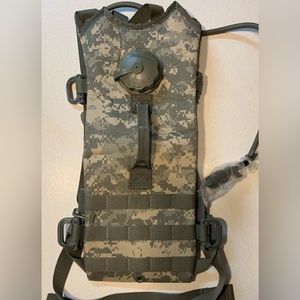 MOLLE Hydration System NEW with tag